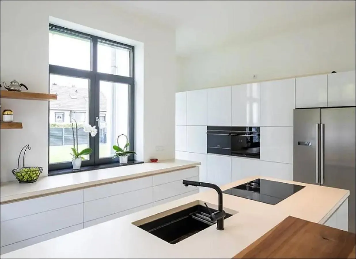 برلين Traum-Villa In Heiligensee Mit Innenpool Und Kamin فيلة
