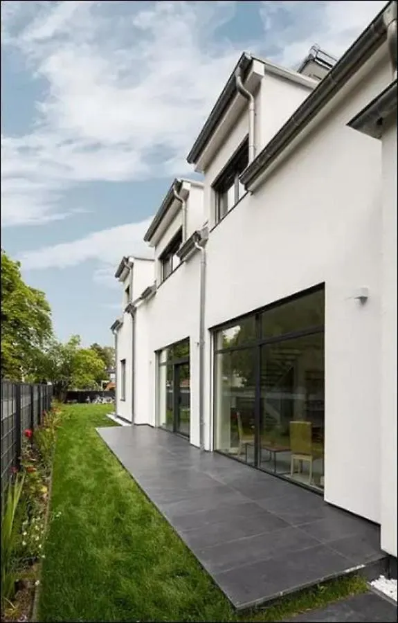 Vila Traum-Villa In Heiligensee Mit Innenpool Und Kamin Berlín