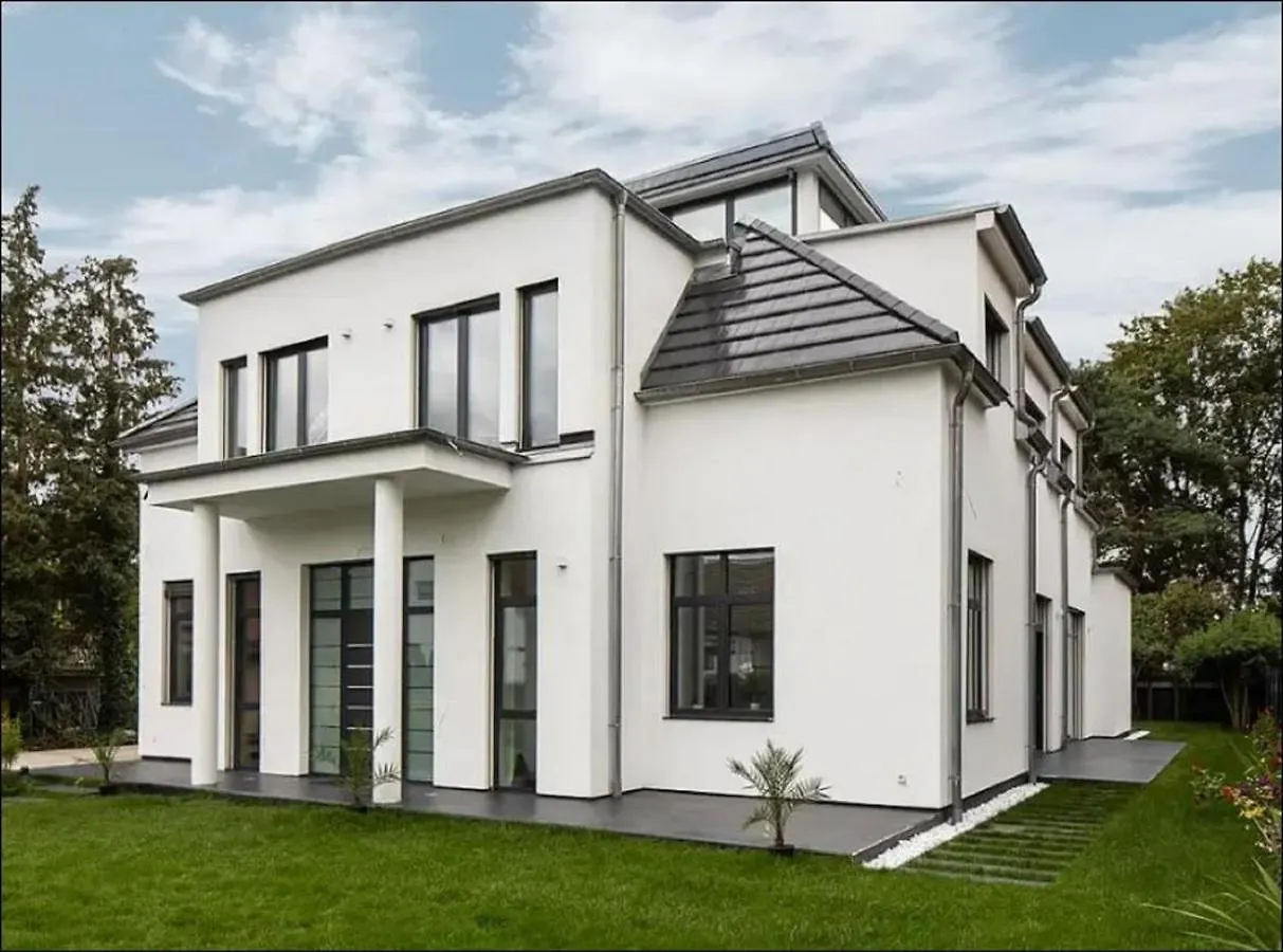 Traum-Villa In Heiligensee Mit Innenpool Und Kamin Berlin Villa